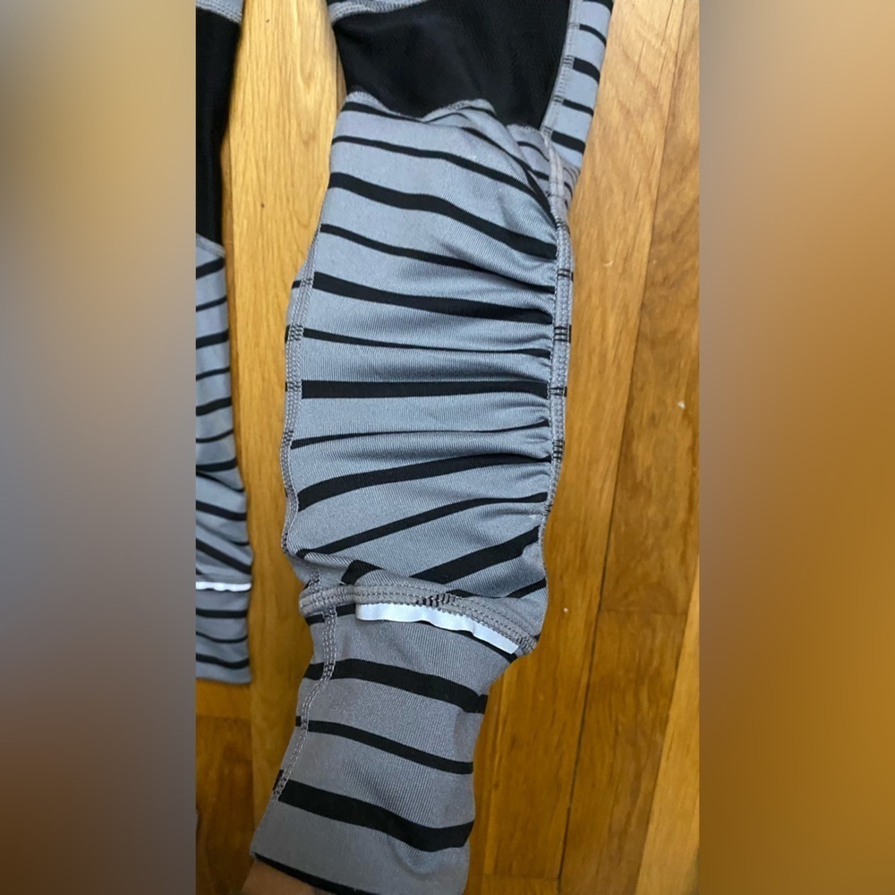 Athleta Relay Striped Tight Size XXS - Picture 8 of 9